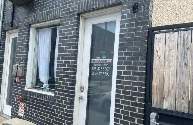 1611 FRANKFORD Avenue Gallery 2