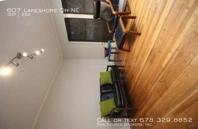 607 Lakeshore Dr NE Gallery 3