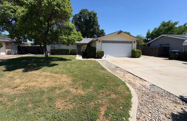 Cozy Home on Spacious Lot with Pool Available Now! photos photos