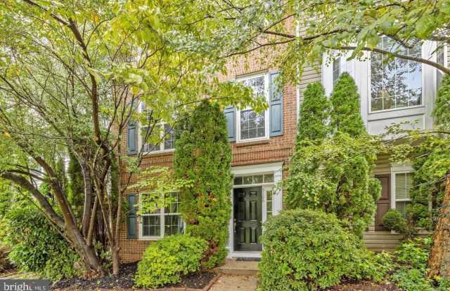 5106 VILLAGE FOUNTAIN Place Gallery 1