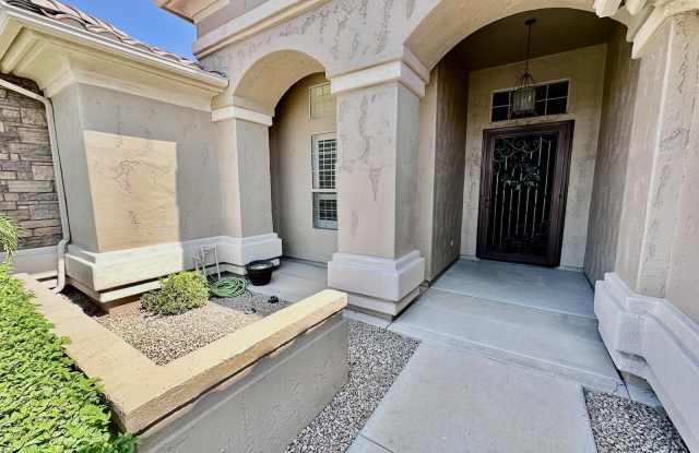 5228 E Bluefield Avenue Gallery 2