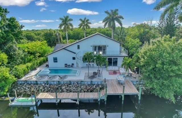 95 SCHNEIDER DRIVE photos photos