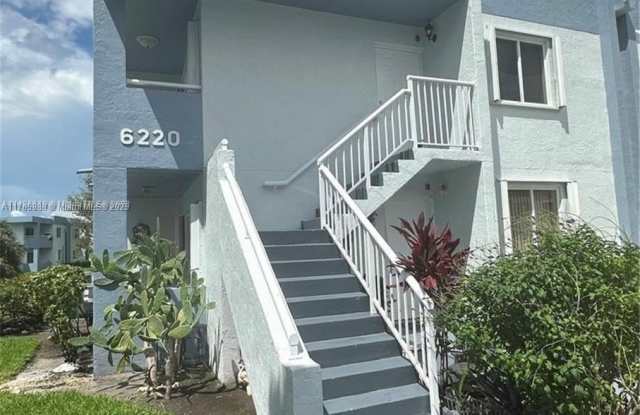 6220 SW 131st Ct - 6220 Southwest 131st Court, Kendale Lakes, FL 33183
