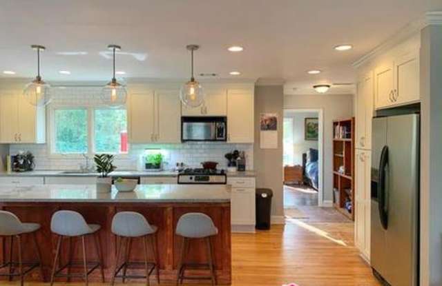 2265 Vistamont Drive Gallery 4