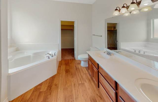 4 bedroom home in Dove Crossing - 1014 Emerald Dove Avenue, College Station, TX 77845