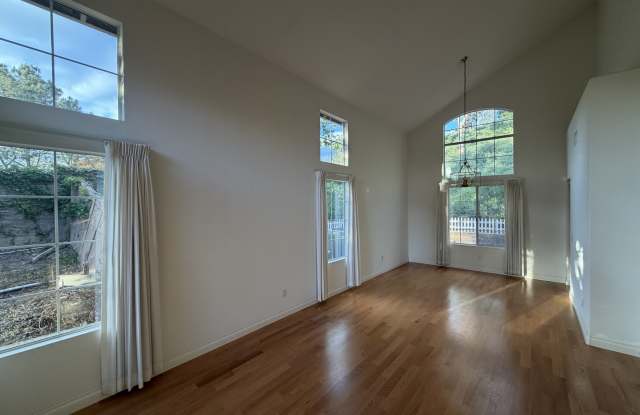 2 Chickadee Lane Gallery 3