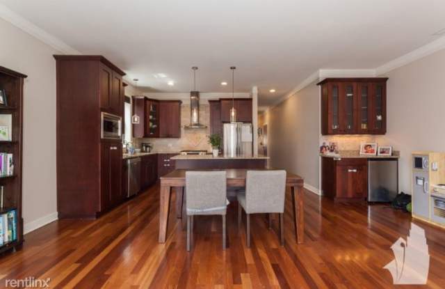 2854 N Halsted St 3S - 2854 North Halsted Street, Chicago, IL 60657