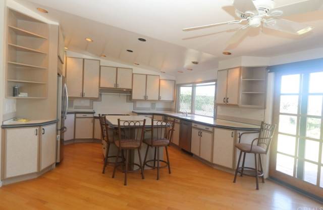 5867 Finecrest Drive Gallery 4
