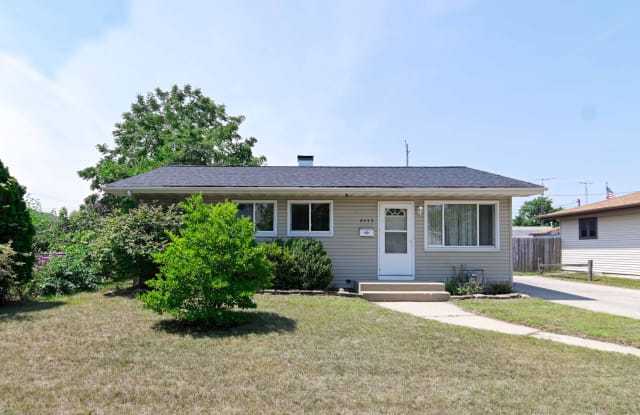 8442 15th Ave - 8442 15th Avenue, Kenosha, WI 53143