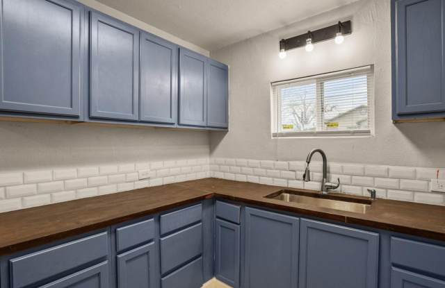 2303 Burnet Gallery 4