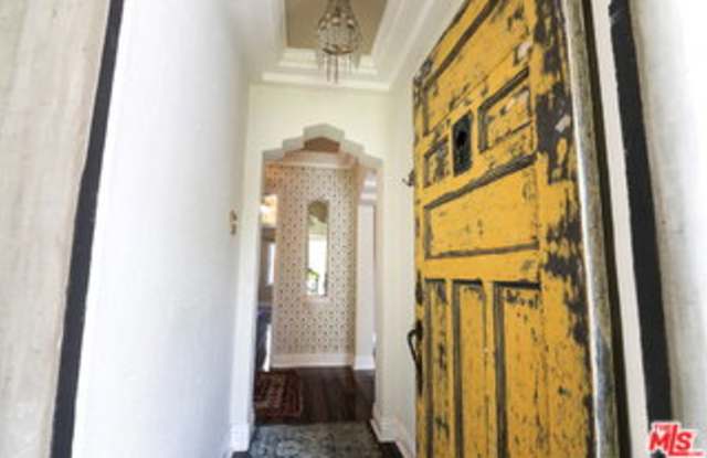1159 South Hayworth Avenue Gallery 3