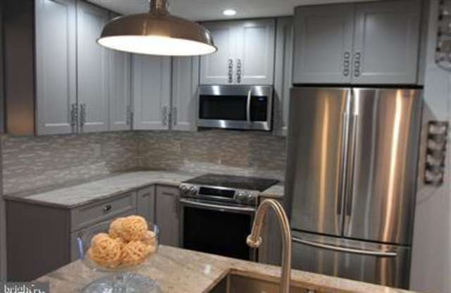 3219 ANTRIM CIRCLE Gallery 3