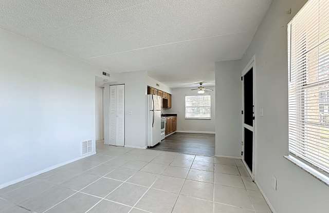 694 Michigan Court Gallery 3