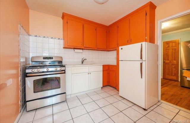 5640 Netherland Ave # 2345 photos photos