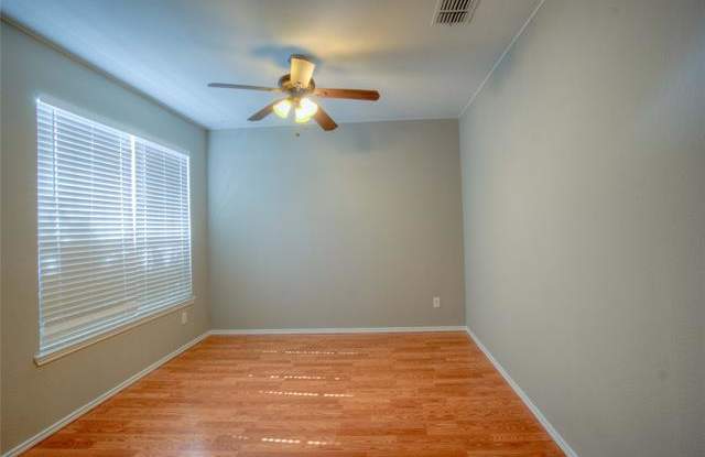 4629 Indian Rock Drive Gallery 3