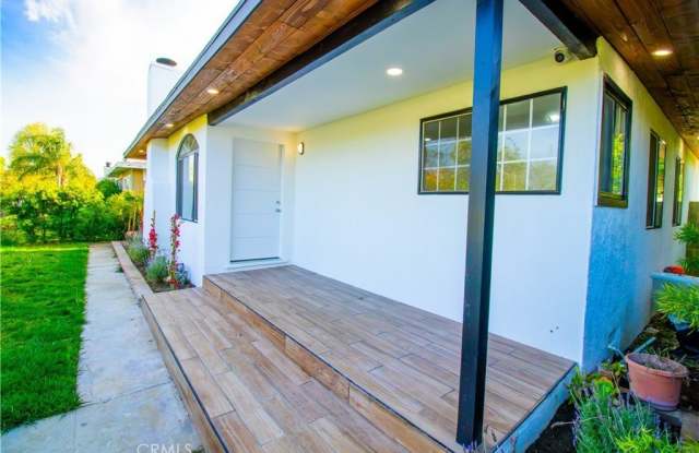 6927 Lindley Avenue photos photos