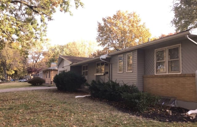 7719 Arlington Ave - 7719 Arlington Avenue, Raytown, MO 64138