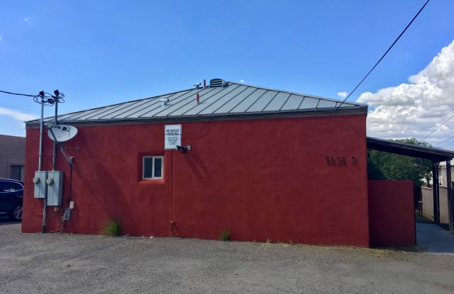 1434 East Elm Street - 2 photos photos