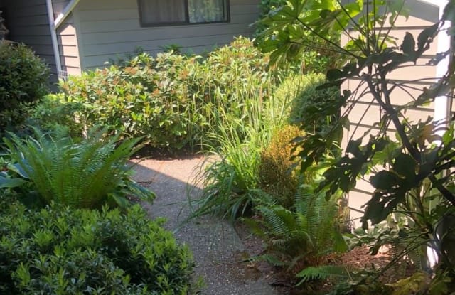 1039 Ihland Place NE - 1039 Ihland Place Northeast, Bainbridge Island, WA 98110