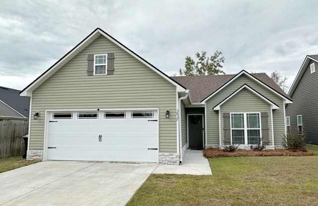 Charming 3-Bedroom Home Near Moody AFB with Modern Amenities and Fenced Backyard photos photos