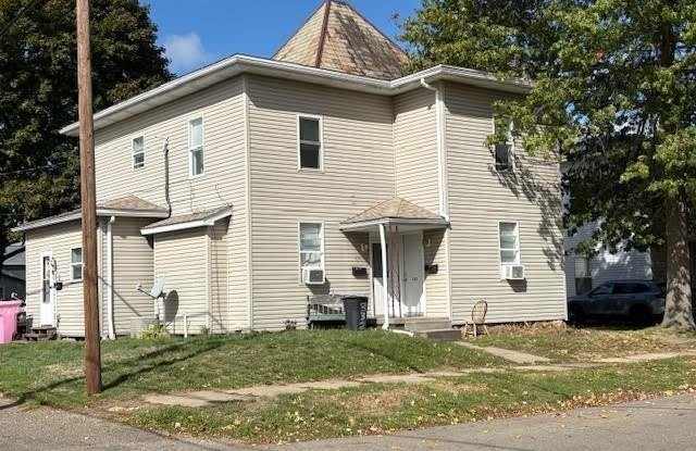 332 1/2 2nd Street NE photos photos