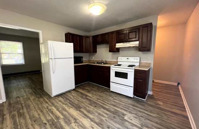 6593 Stillwater ~ Emerald Gardens Gallery 4