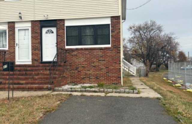 37 Irving St - 37 Irving Street, Carteret, NJ 07008