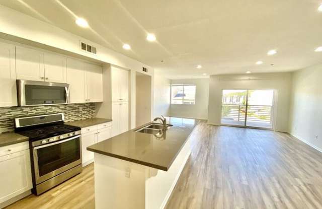 5440 Strand - 5440 Strand, Hawthorne, CA 90250