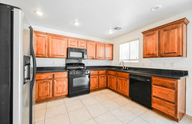 3 Bedroom, 2.5 Bath Two-Story Home Located In The Charming Southwest Area! Gallery 4