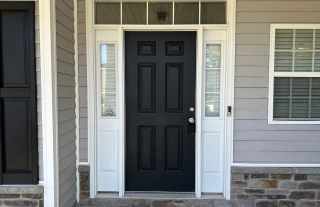 Gorgeous home in the Jack Britt school district with 4 bedrooms plus a screened in back porch! Gallery 3