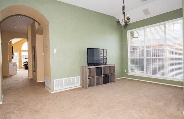 2508 Persimmon Drive Gallery 2