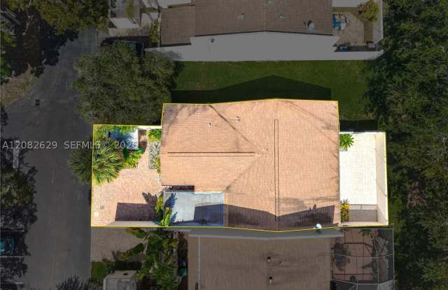 10583 SW 77th Ter Gallery 4