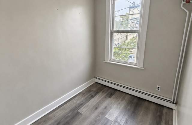 135 Ripley Pl Gallery 1