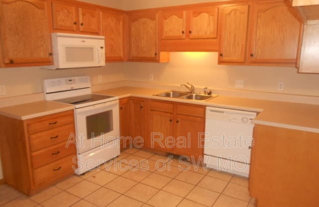 1144 N Northwood photos photos