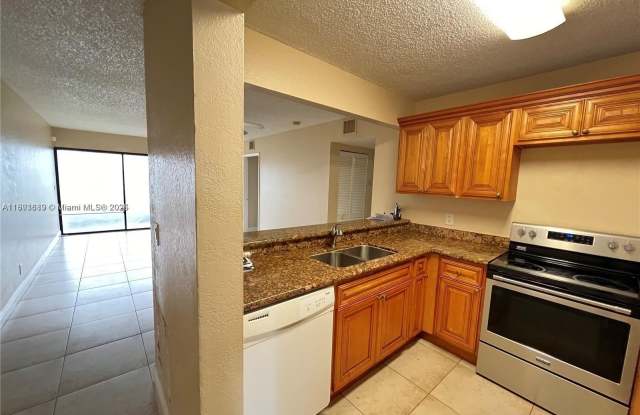 1523 Lake Crystal Dr photos photos