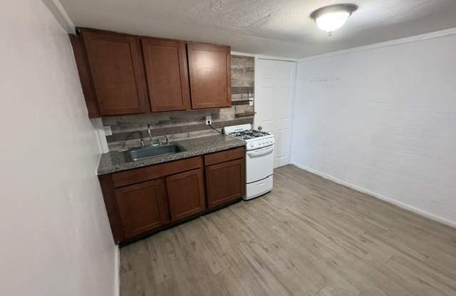 3607 West Meadowbrook Avenue Gallery 3