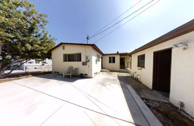 Large, Private 4BD/2BA on Rockford!! Gallery 3