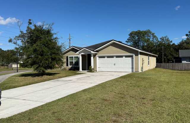 Freshly painted 4/2 in Jacksonville $100 CREDIT TOWARDS DECEMBER RENT - 8850 Southwest Court, Jacksonville, FL 32222