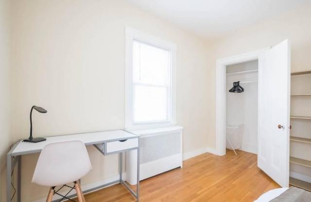 8 Eliot Avenue Unit 2 - B - 8 Eliot Avenue, Brookline, MA 02467