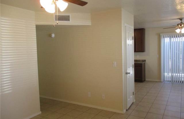 2801 Paloma Senda Unit D Gallery 2
