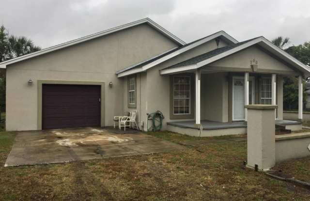 200 South 10th Street - 200 10th Street South, Jacksonville Beach, FL 32250