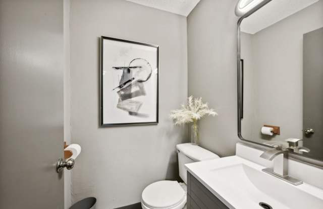 Van Dyke Apartments Gallery 4