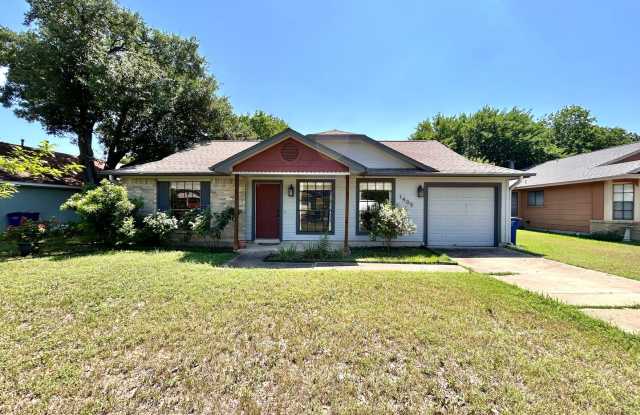 Nice  Cozy 2/BR 1/BA Home with Fenced Yard  Covered Patio! photos photos
