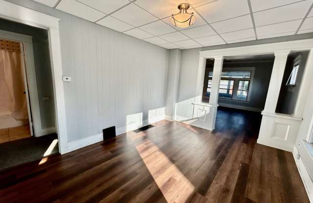 BRIGHT 2 BED / 1 BATH APARTMENT Gallery 3