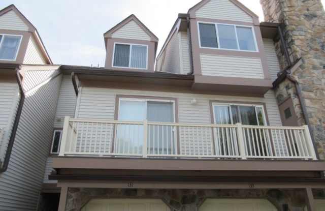 133 Woods Edge Dr - 133 Woods Edge Drive, Succasunna, NJ 07876