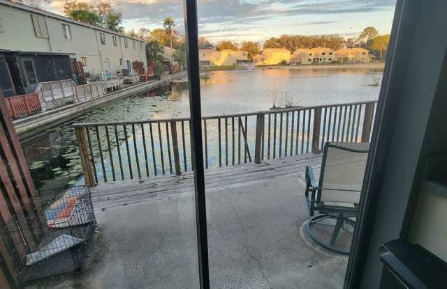 Charming 2BR Townhome in Largo Gallery 4