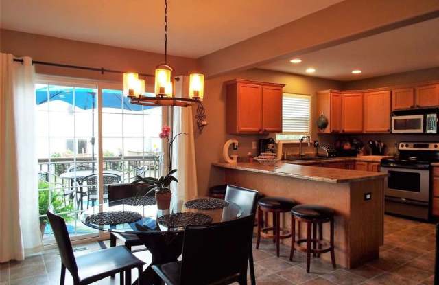 3 beds 4 bath condo! - 3417 Governor Court, Waterloo, IA 50702