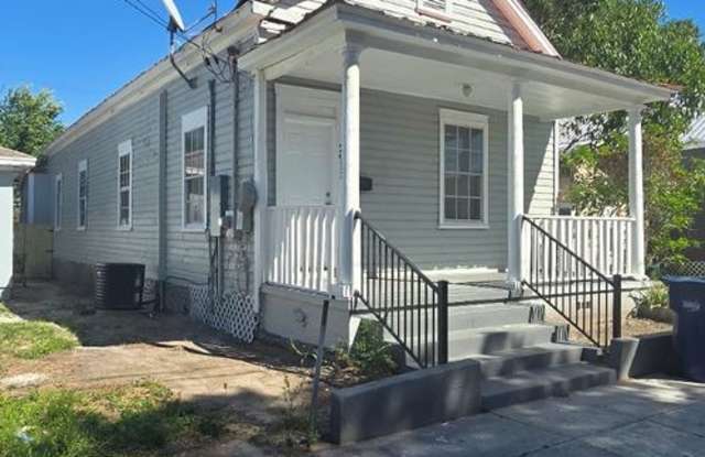 Updated 3/1 Ybor City ! photos photos