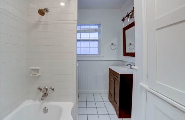 3 Bed | 1 Bath | Midtown Tulsa | Early August photos photos