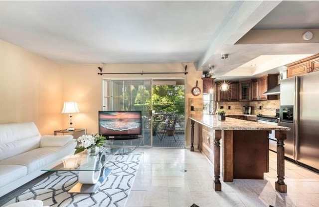 12555 Euclid St photos photos